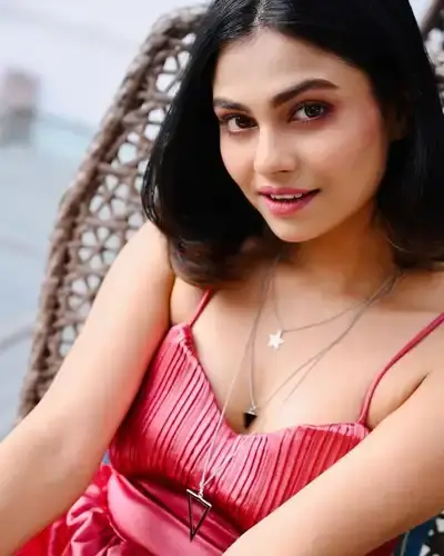 Escort Service Thinnakara